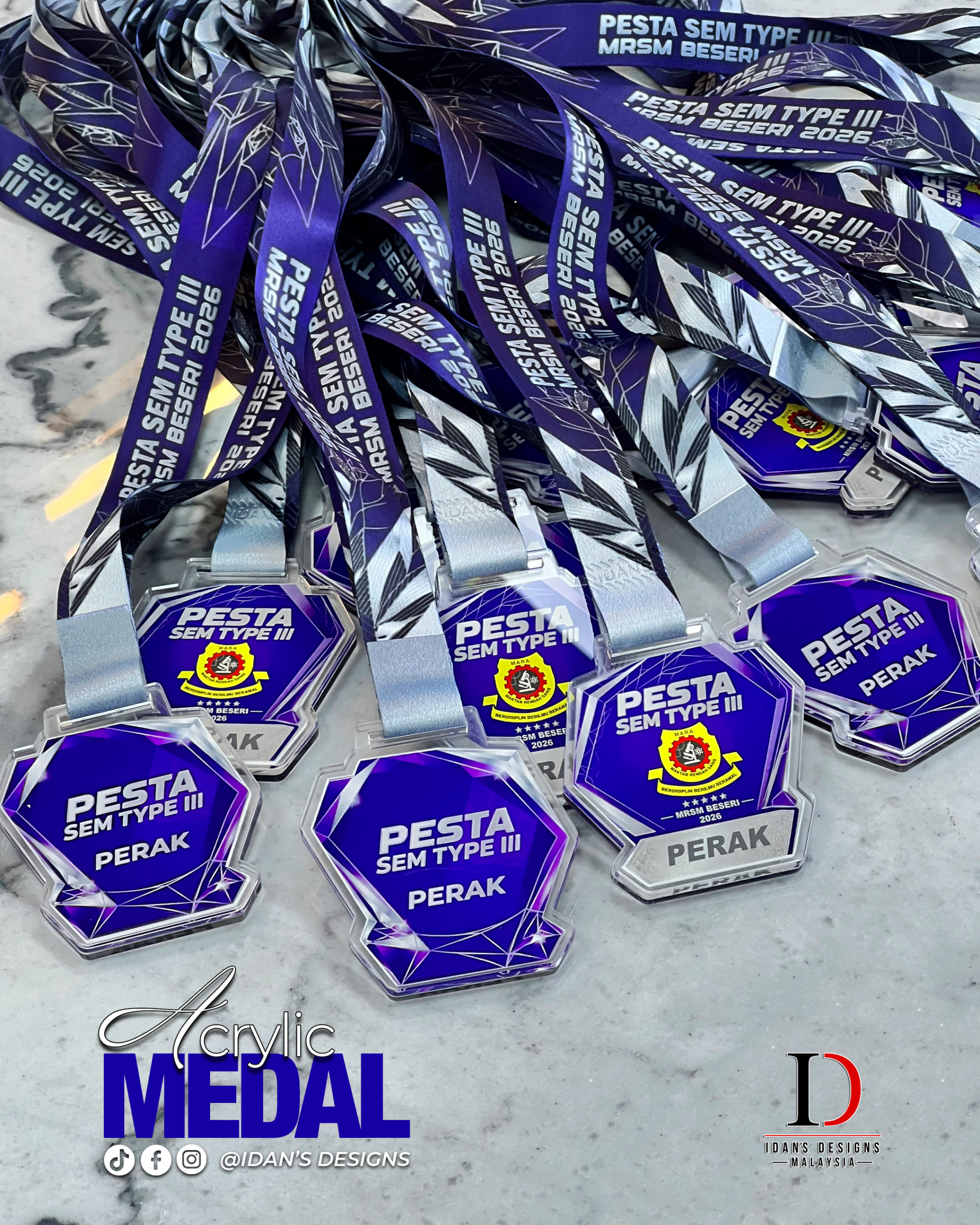 ACRYLIC MEDAL 31 (GLOSSY)
